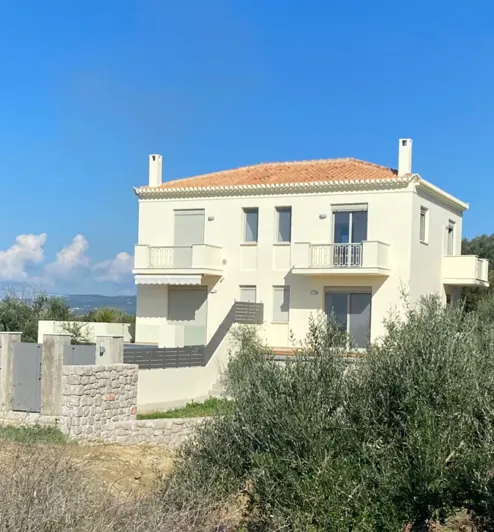 Image No.8-3 Bed Property for sale