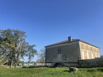 1 - Sauveterre-de-Guyenne, Property
