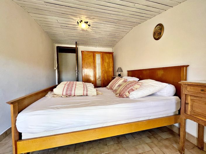 Image No.7-2 Bed Property for sale