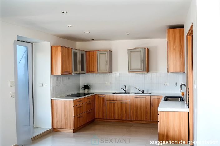 Image No.2-3 Bed Property for sale