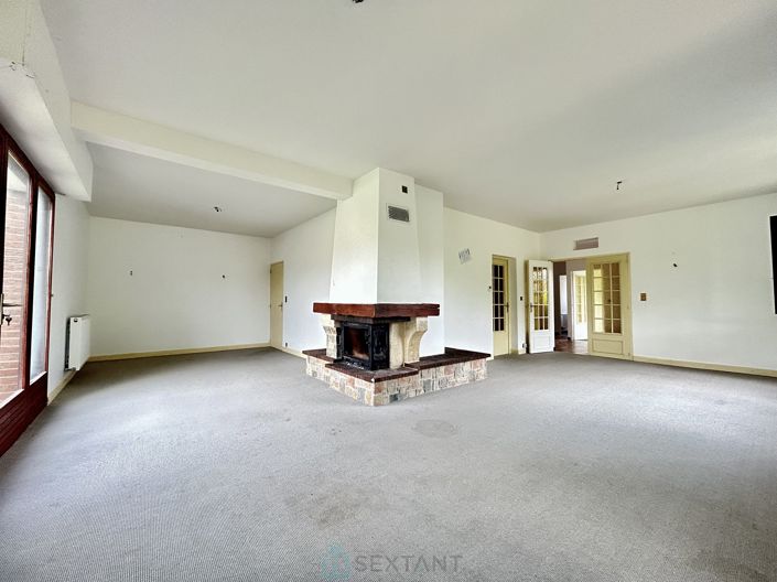 Image No.3-5 Bed House for sale