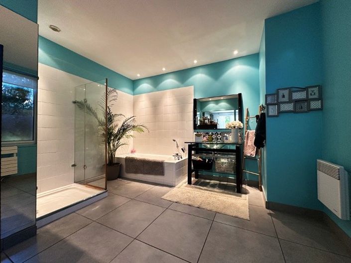 Image No.11-4 Bed Villa for sale