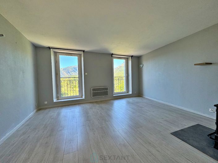 Image No.6-Propriété de 3 chambres à vendre à Castellane