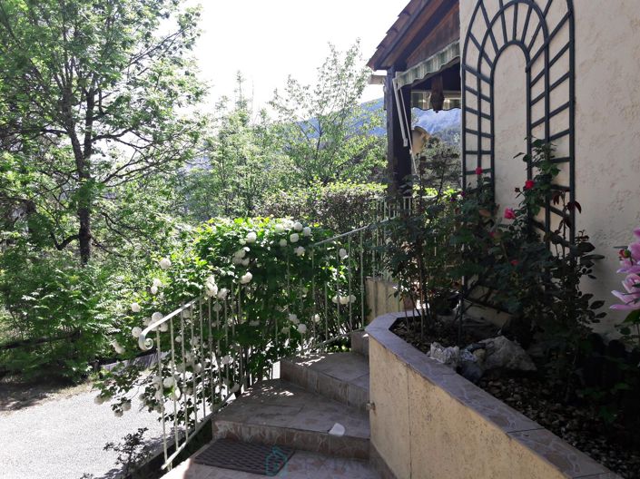 Image No.4-Propriété de 5 chambres à vendre à Lambruisse