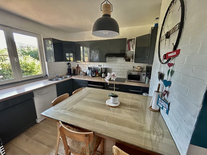 Image No.2-Propriété de 4 chambres à vendre à Avion