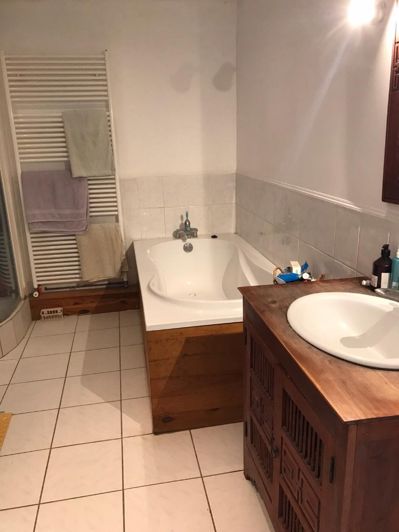 Image No.8-8 Bed Property for sale