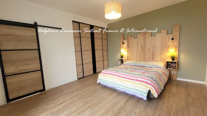 Image No.9-Propriété de 8 chambres à vendre à Vélines