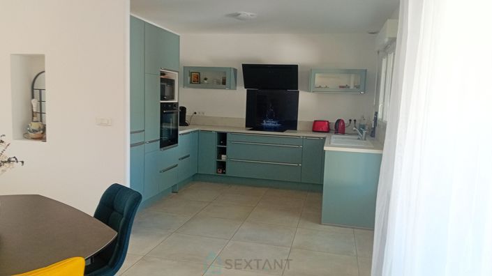 Image No.6-3 Bed Property for sale