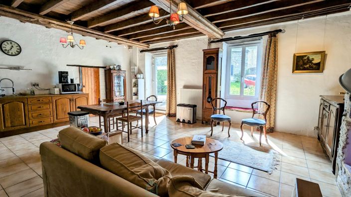 Image No.11-6 Bed Property for sale