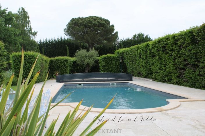 Image No.2-6 Bed House for sale