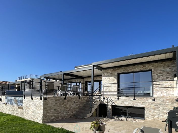 Image No.6-Propriété de 6 chambres à vendre à Istres