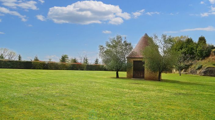 Image No.12-6 Bed Property for sale