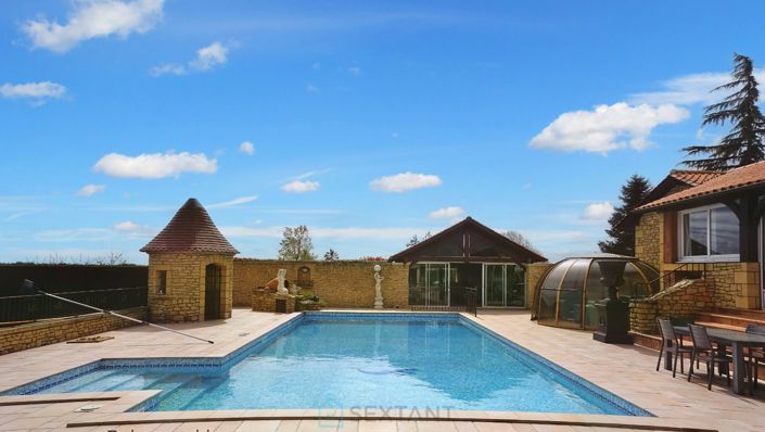 Image No.2-6 Bed Property for sale