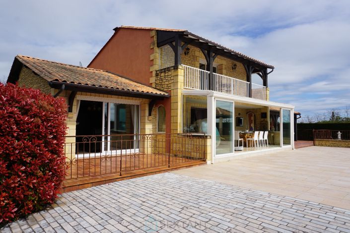 Image No.8-6 Bed Property for sale