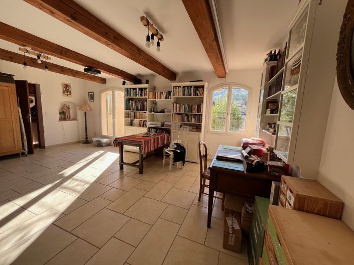 Image No.7-6 Bed House for sale