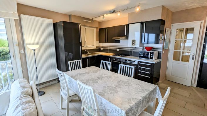 Image No.4-3 Bed Property for sale