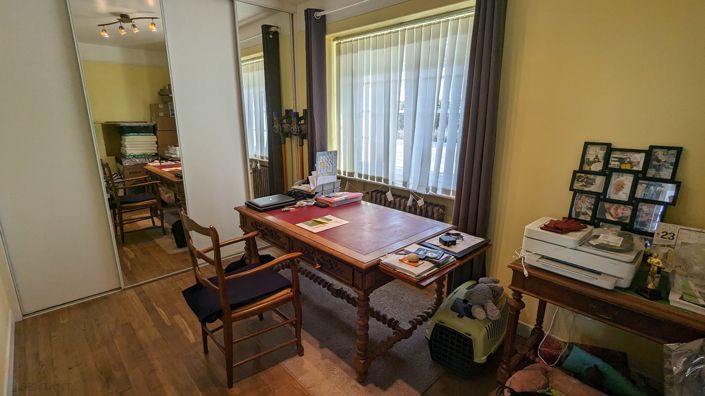 Image No.23-5 Bed Property for sale