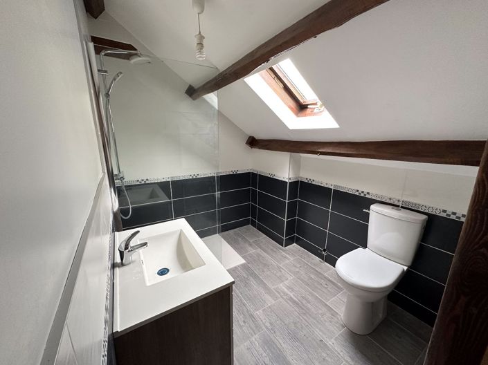 Image No.23-8 Bed Property for sale