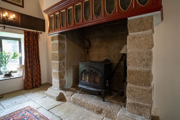 Image No.8-8 Bed Property for sale