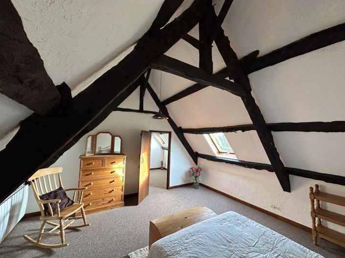 Image No.17-8 Bed Property for sale