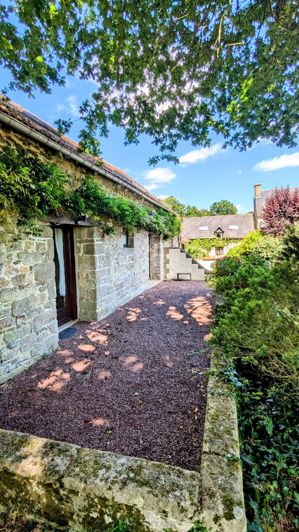 Image No.30-8 Bed Property for sale