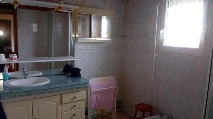 Image No.17-4 Bed Property for sale