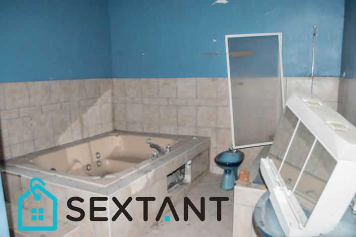 Image No.10-4 Bed Property for sale