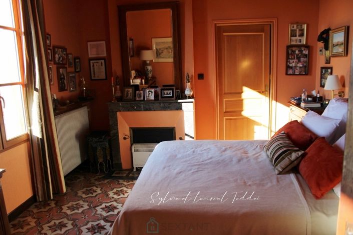 Image No.12-4 Bed Property for sale