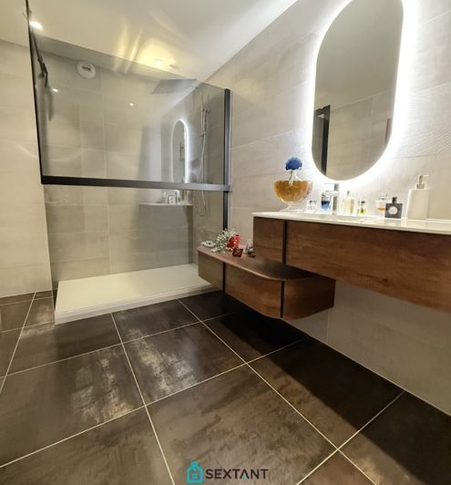 Image No.12-Propriété de 4 chambres à vendre à Divonne-les-Bains