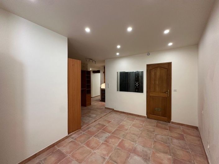 Image No.6-1 Bed Property for sale