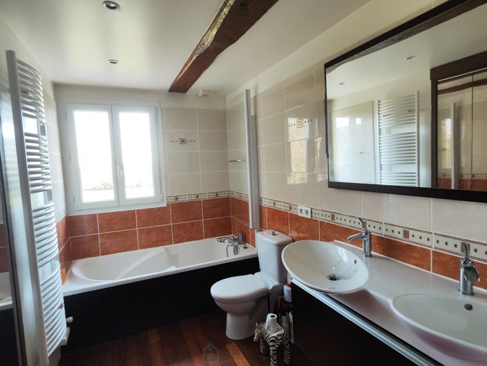 Image No.10-Propriété de 6 chambres à vendre à Orbec