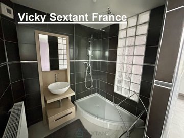 1 - Férin, Property