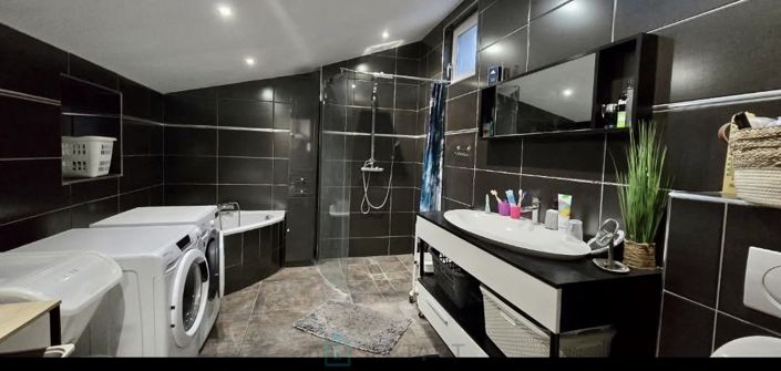 Image No.8-Propriété à vendre à Férin