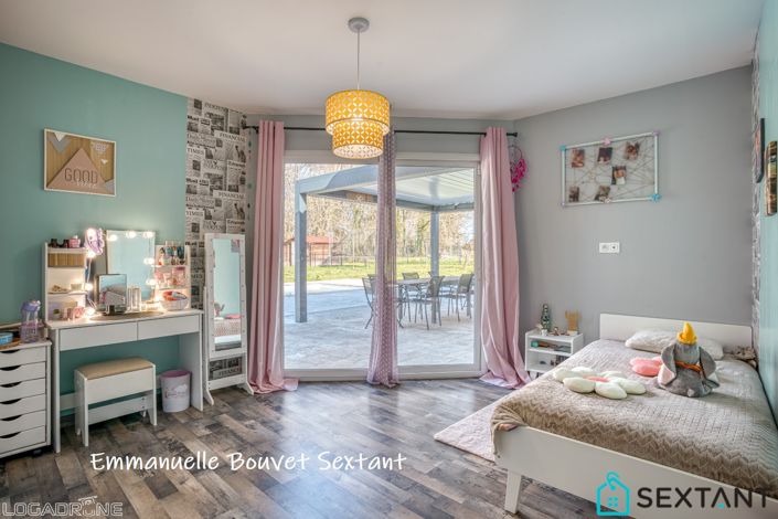 Image No.12-4 Bed Property for sale