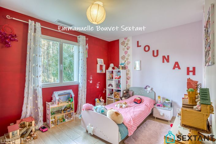 Image No.13-4 Bed Property for sale