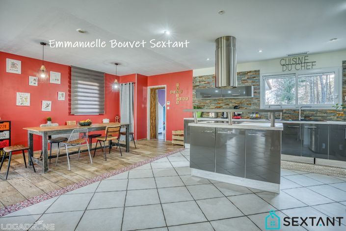 Image No.9-4 Bed Property for sale