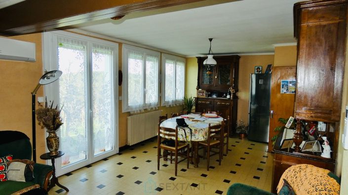 Image No.11-7 Bed Property for sale