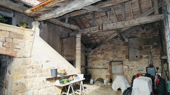 Image No.16-7 Bed Property for sale