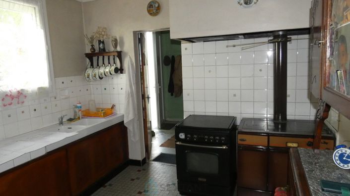 Image No.9-7 Bed Property for sale