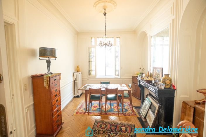 Image No.2-5 Bed House for sale