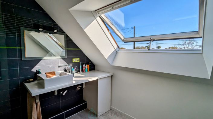 Image No.20-3 Bed Property for sale