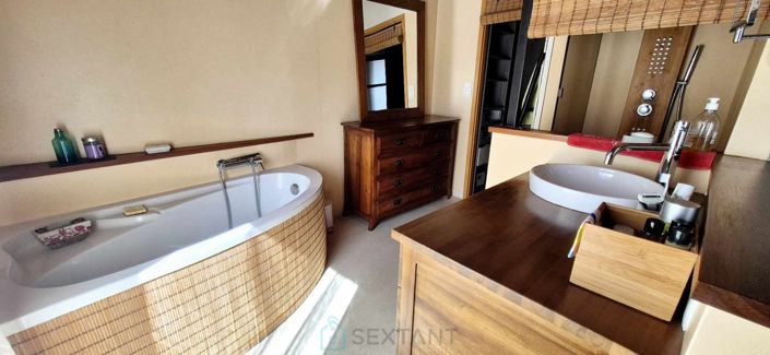 Image No.7-3 Bed Property for sale