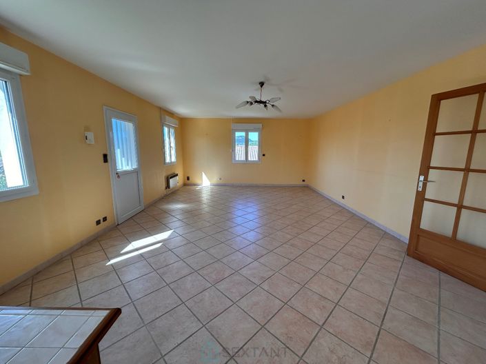 Image No.8-3 Bed Property for sale