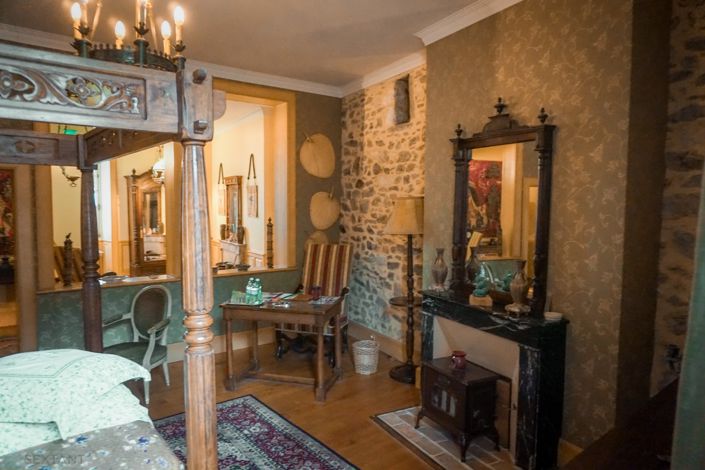 Image No.12-4 Bed Property for sale