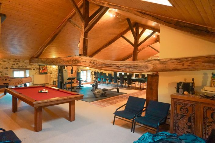 Image No.19-4 Bed Property for sale