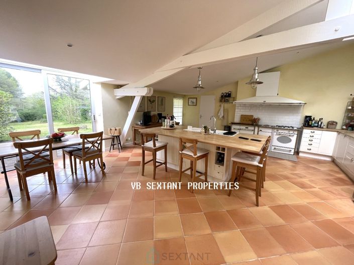 Image No.9-Propriété de 6 chambres à vendre à Latresne