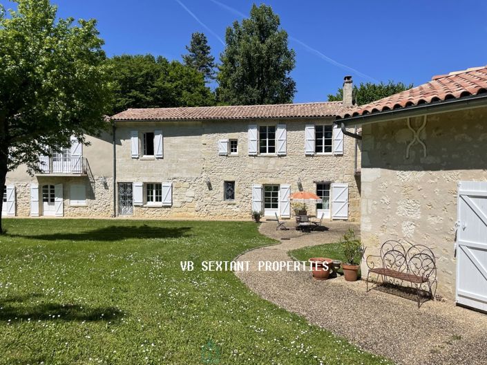 Image No.2-Propriété de 6 chambres à vendre à Latresne