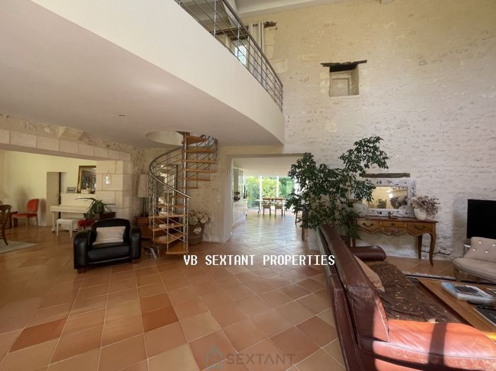 Image No.6-Propriété de 6 chambres à vendre à Latresne