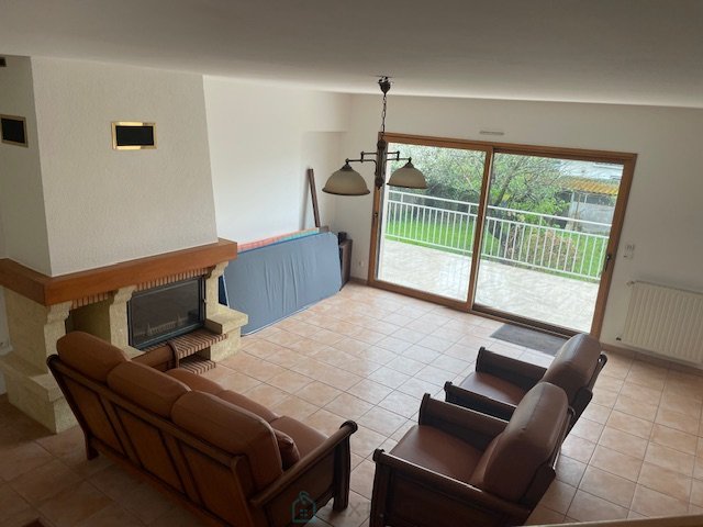 Image No.4-Maison de 4 chambres à vendre à Châteaulin