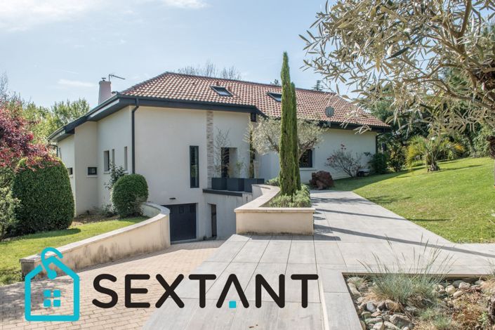 Image No.8-7 Bed House for sale